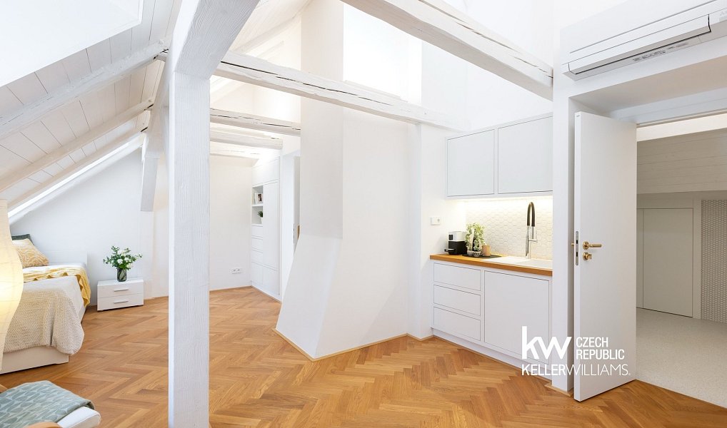 Prodej bytu 6+kk 231 m², Praha – náhled fotky 25