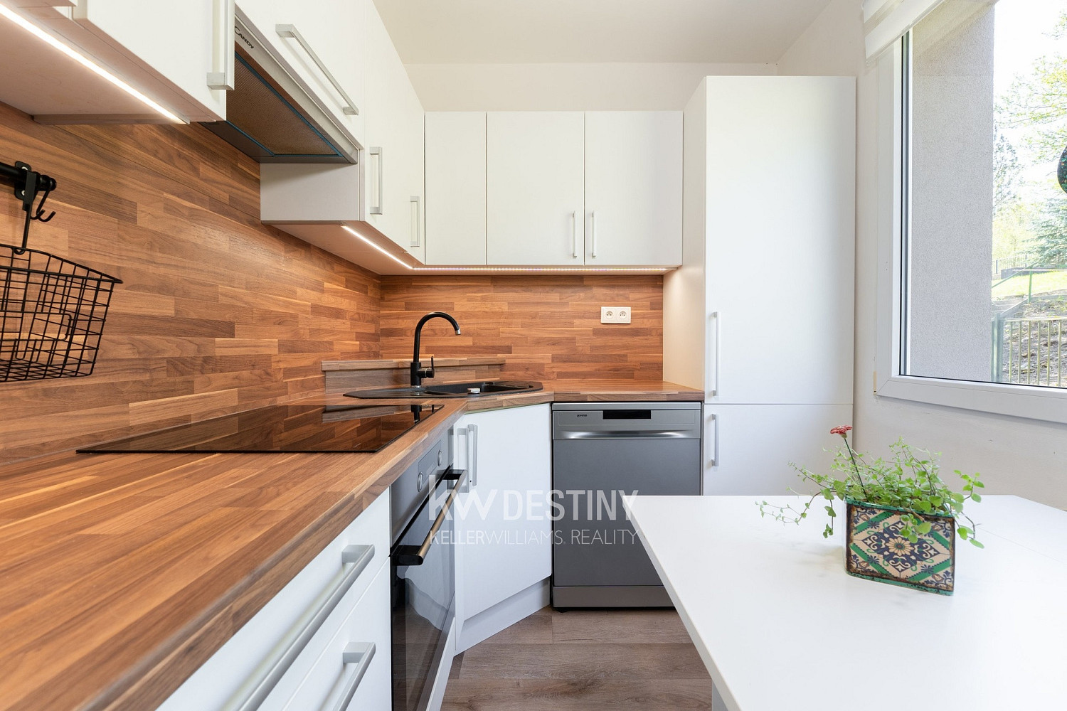 Prodej bytu 3+1 63 m² – pohled 6