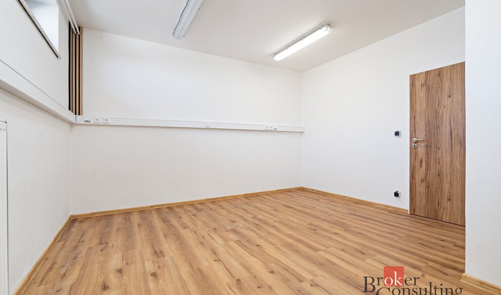 Pronájem kanceláře 80 m², Plzeň – náhled fotky 4