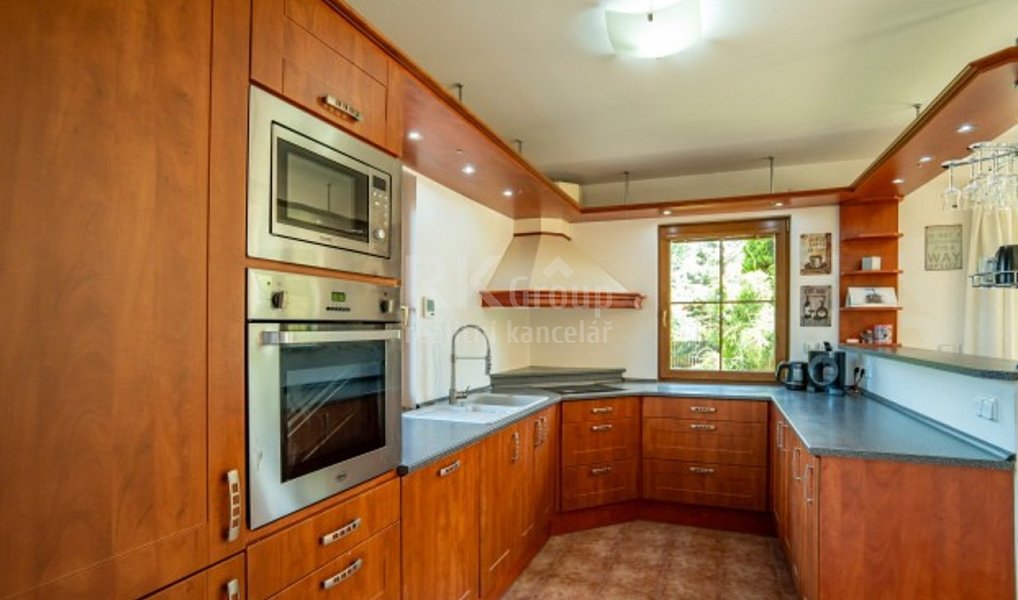 Prodej domu 338 m² s pozemkem 1 259 m², Lány – náhled fotky 13