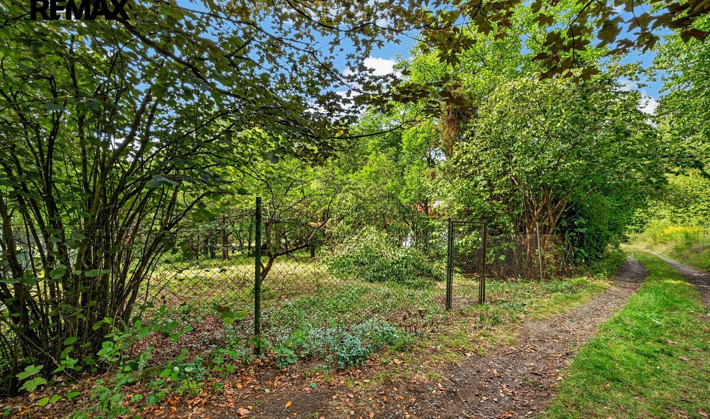 Prodej zahrady 862 m², Praha – náhled fotky 4
