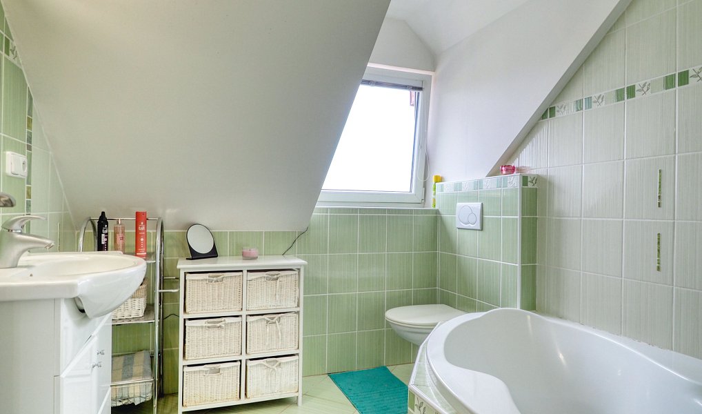 Prodej domu 145 m² s pozemkem 835 m², Zvole – náhled fotky 18