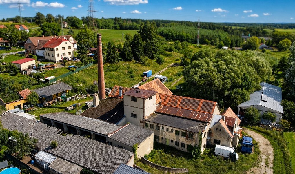 Prodej výrobních prostor 1 600 m², Mirotice – náhled fotky 4