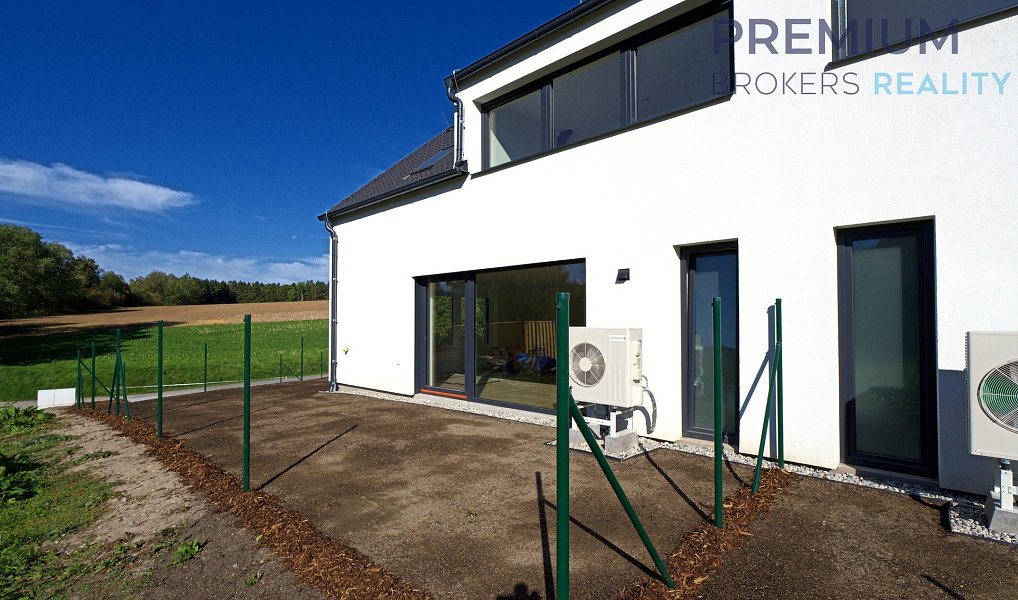 Prodej domu 102 m² s pozemkem 168 m², Nové Strašecí – náhled fotky 3