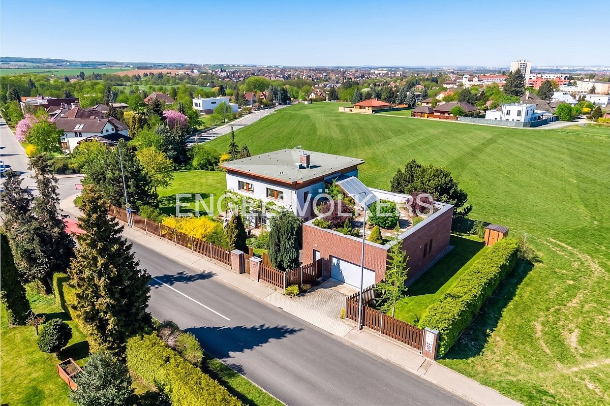 Prodej domu 383 m² s pozemkem 1 750 m²