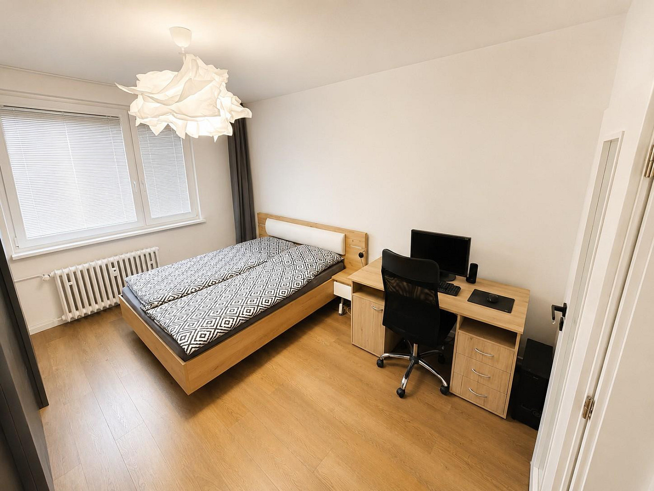 Pronájem bytu 2+1 53 m² – pohled 2