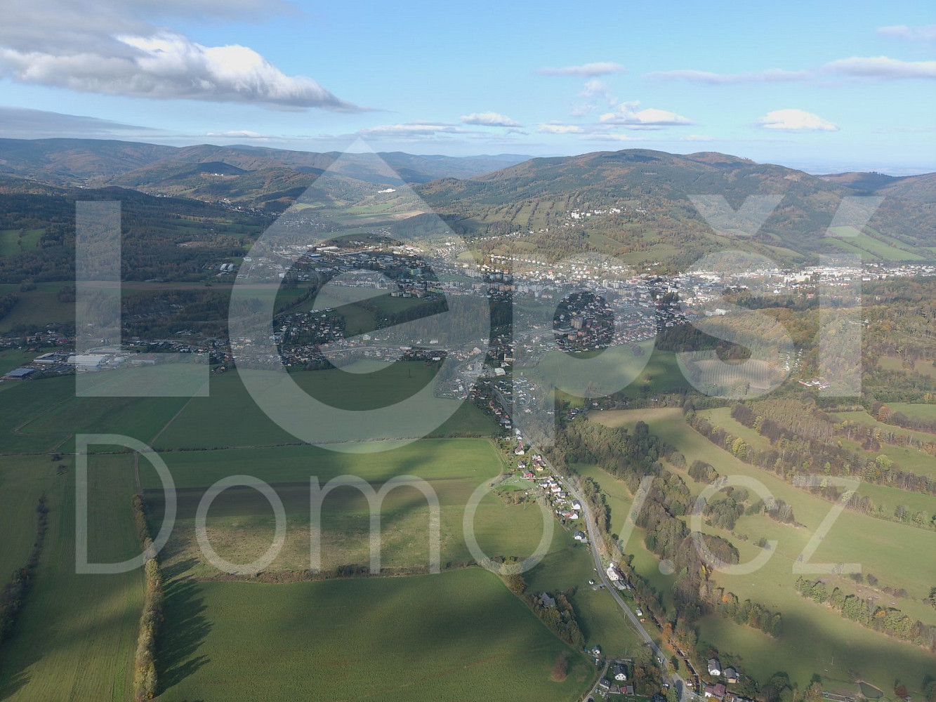 Prodej stavebního pozemku 1005 m². – pohled 4