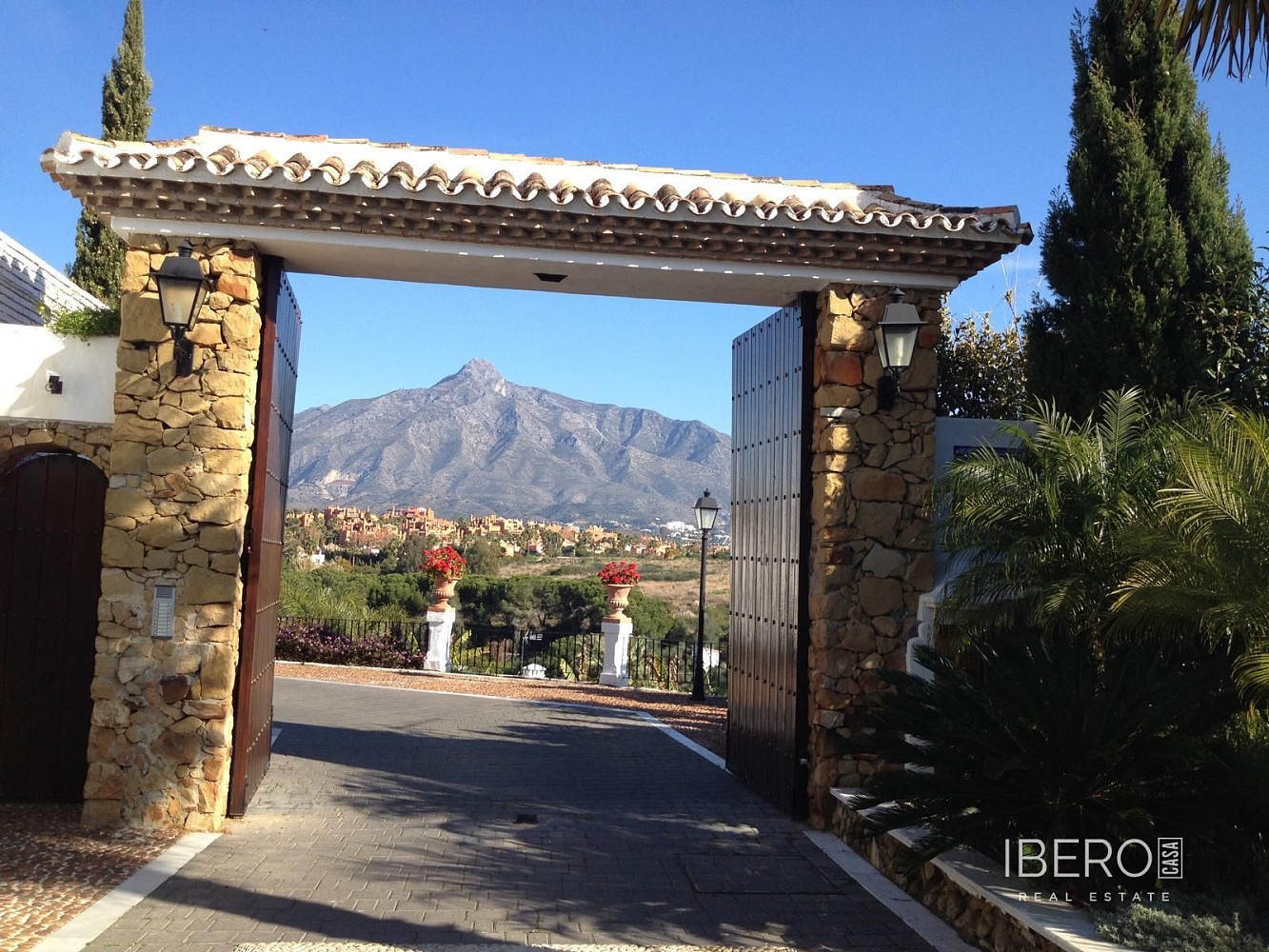 Casa 4+kk – Marbella, Nueva Andalucía - Vista 2