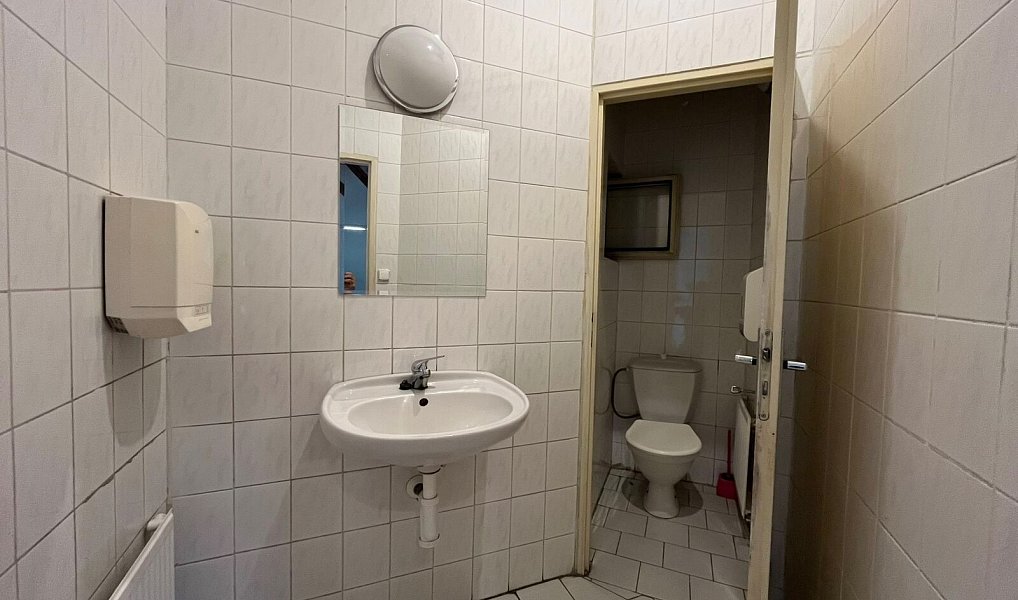 Pronájem kanceláře 110 m², Praha – náhled fotky 4