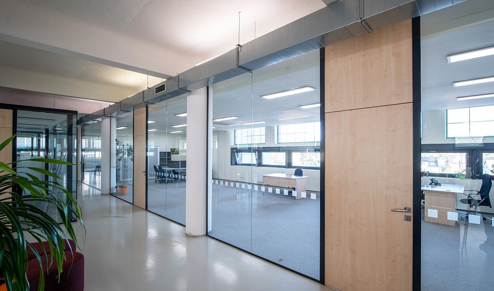 Pronájem kanceláře 33 m², Zlín – náhled fotky 4