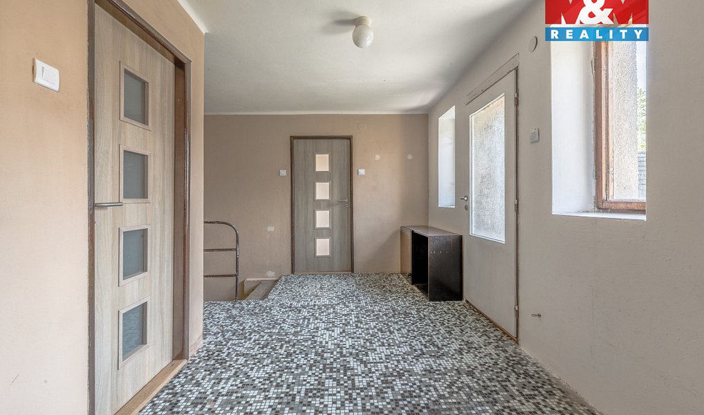 Prodej domu 188 m² s pozemkem 1 079 m², Nepoměřice – náhled fotky 5