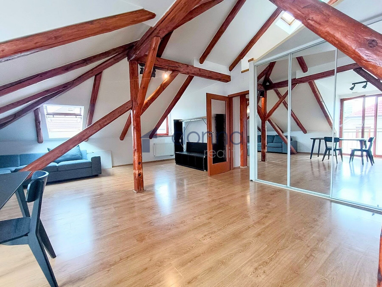 Pronájem bytu 3+kk 90 m²