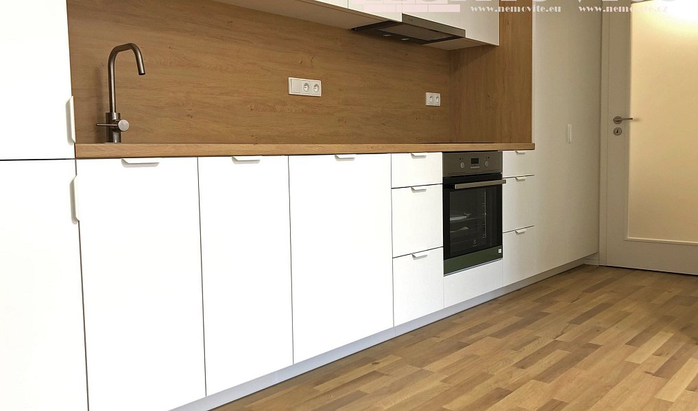 Pronájem bytu 2+kk 43 m², Hradec Králové – fotka 1 z 12