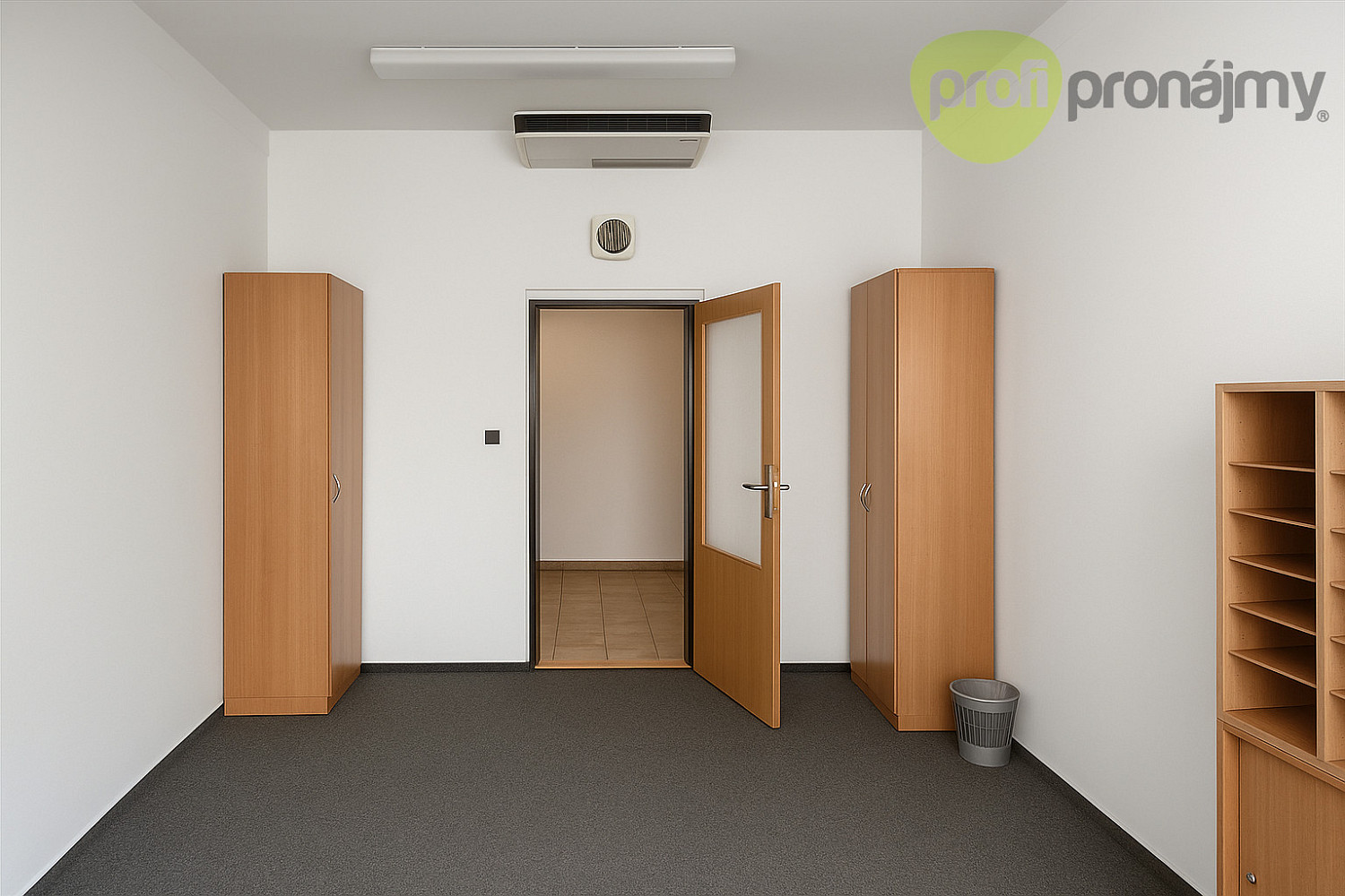 Pronájem kanceláře 19 m² – pohled 2