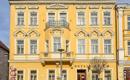 Prodej nájemního domu, činžáku 1 192 m², náměstí Míru, Slavonice, okres Jindřichův Hradec