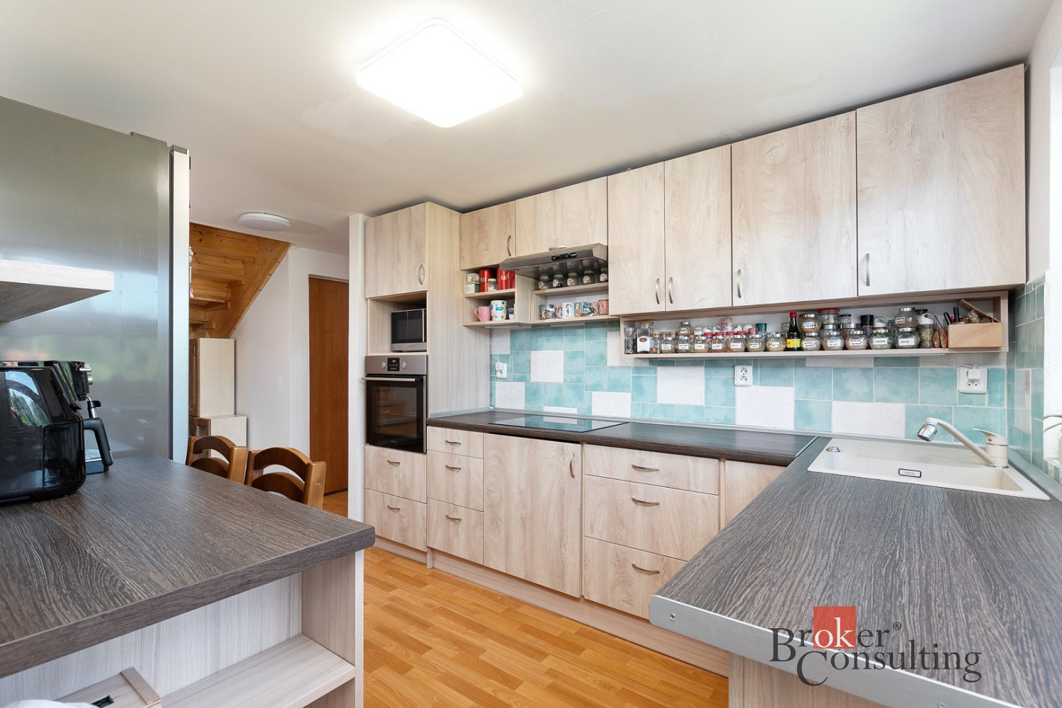 Prodej domu 118 m² s pozemkem 1 221 m² – fotografie 2