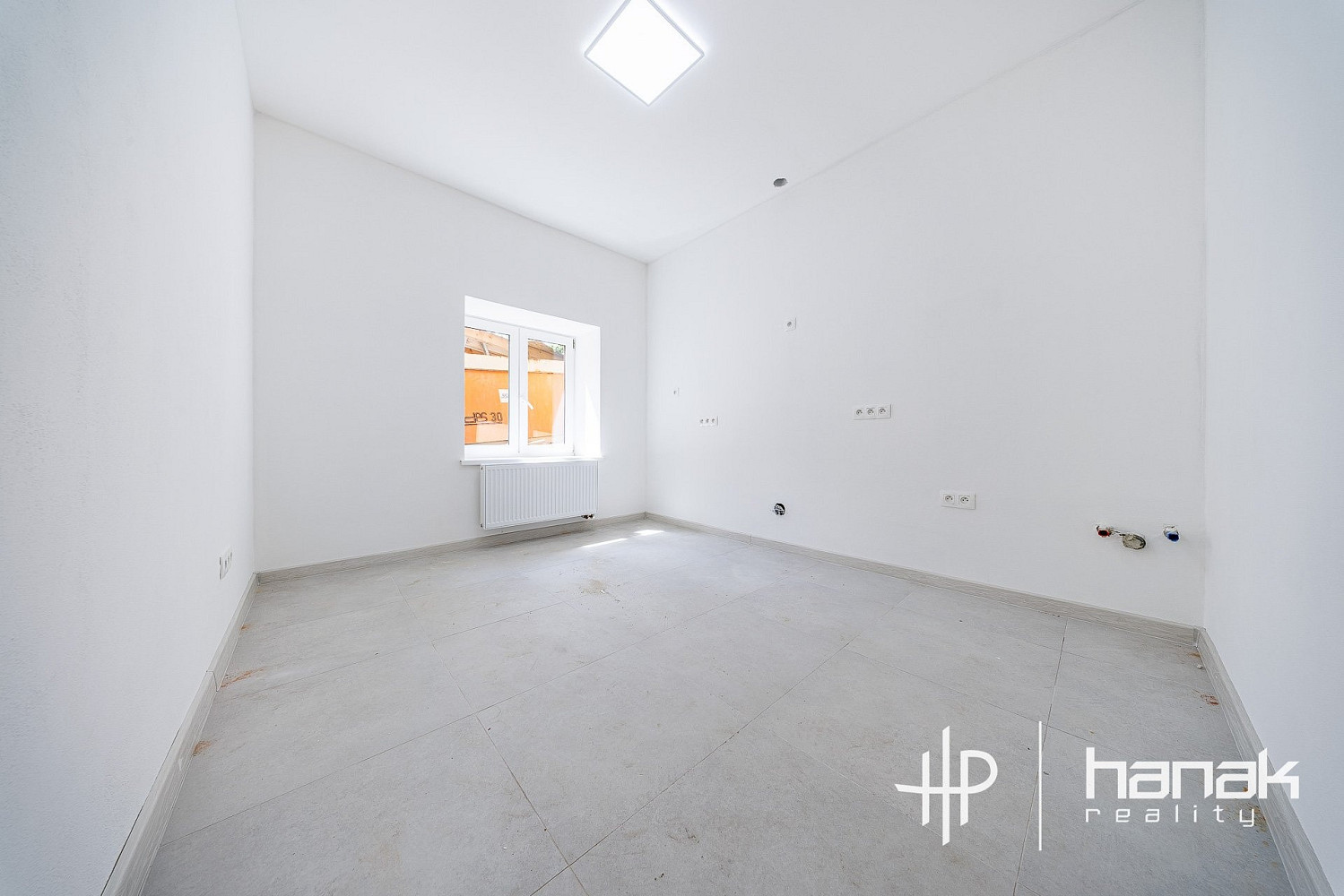 Pronájem komerčního objektu (jiného typu) 48 m² – fotografie 4