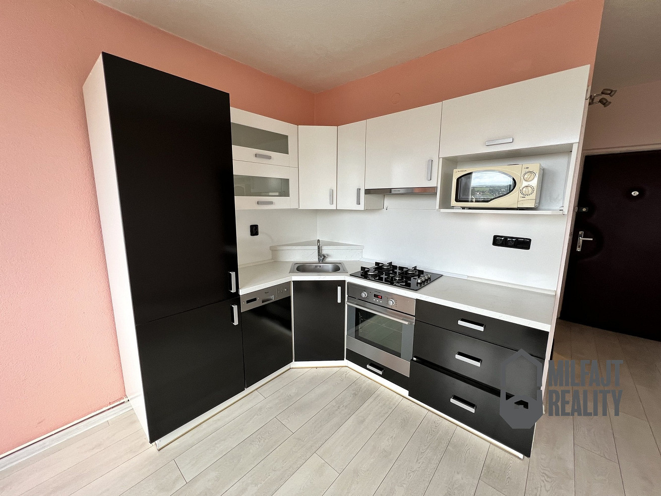 Pronájem bytu 1+1 39 m² - Widok 2