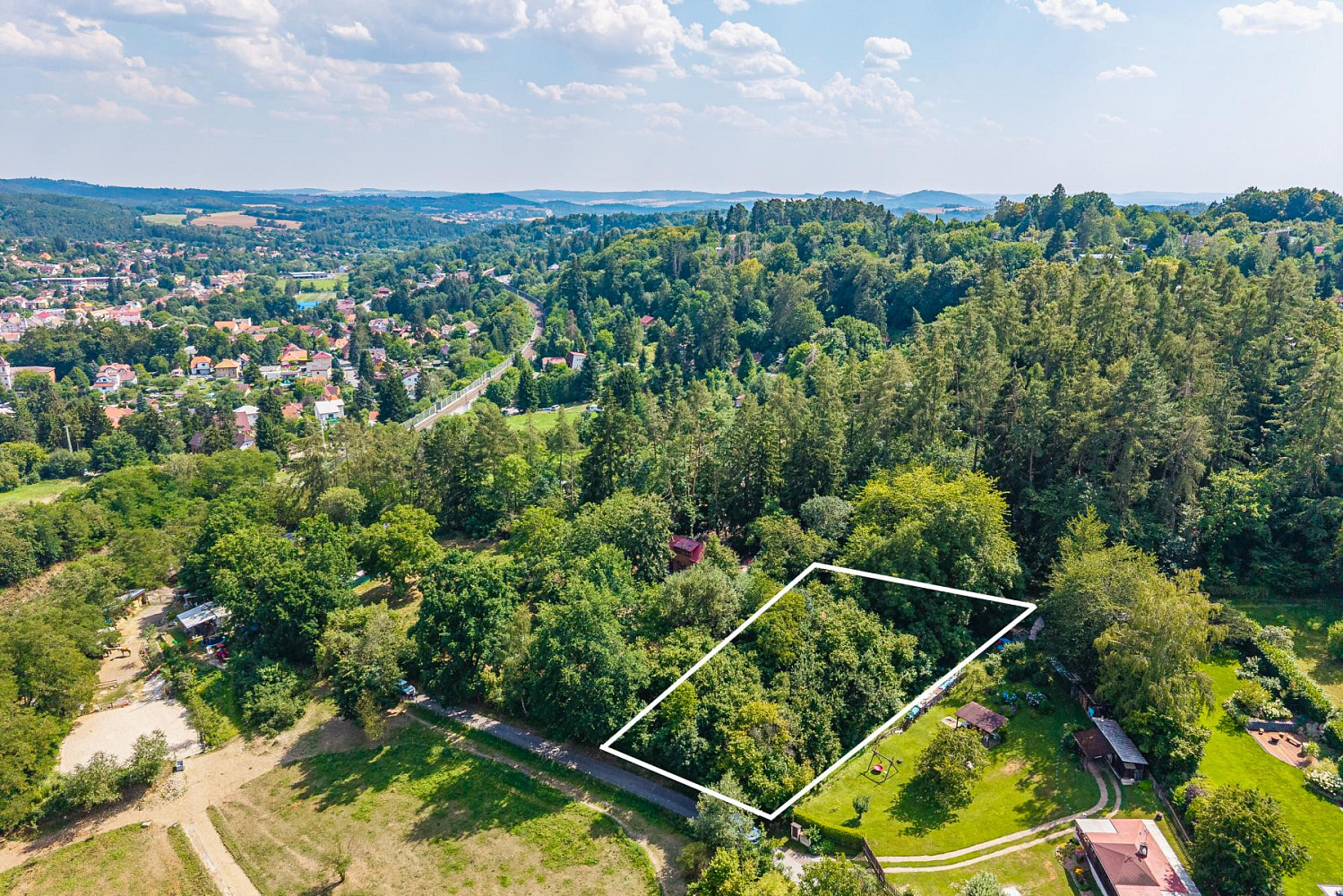 Prodej stavebního pozemku 1 487 m² – fotografie 2