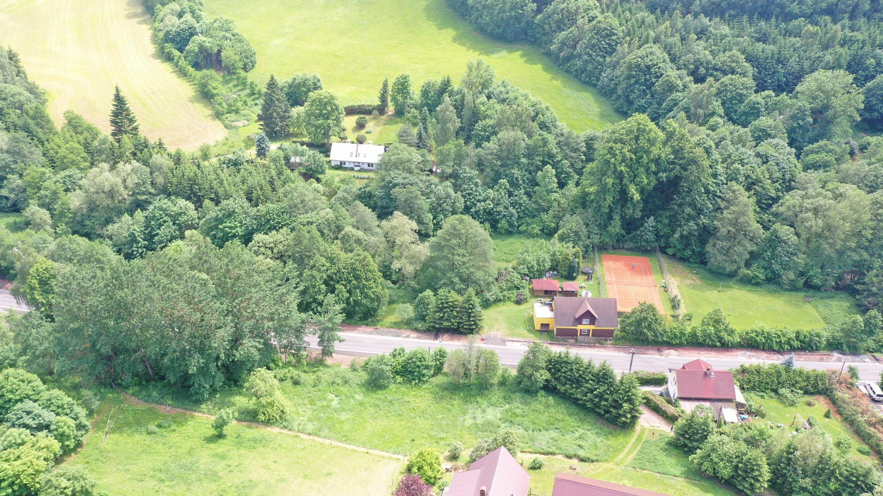Prodej stavebního pozemku 2 098 m² — photo 3