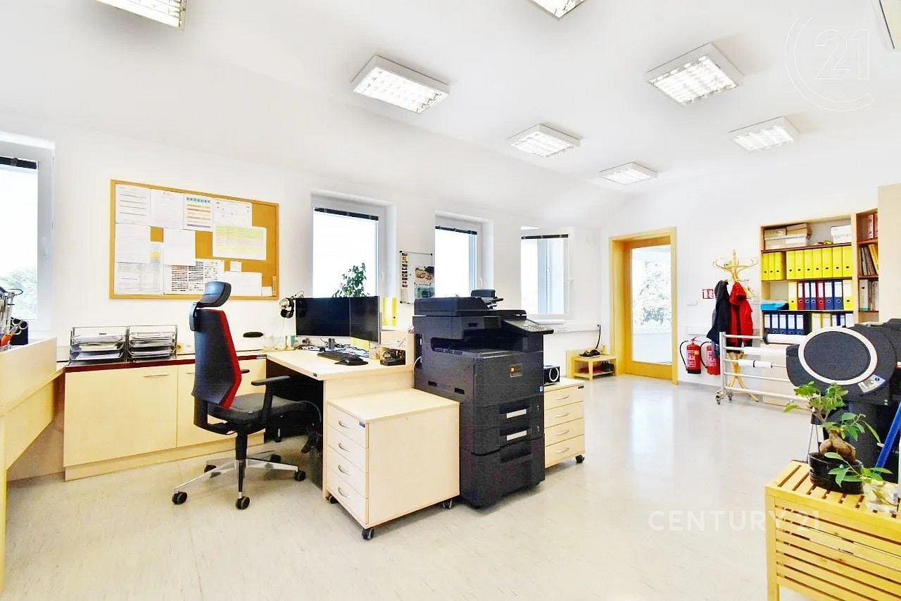 Pronájem kanceláře 72 m²