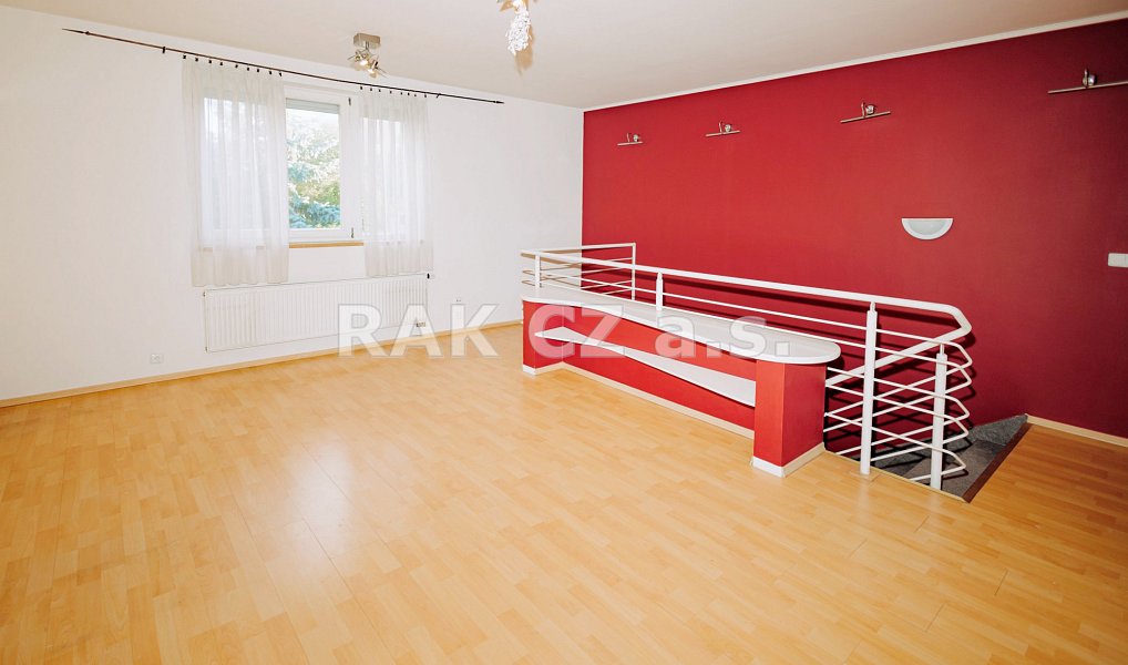 Prodej domu 577 m² s pozemkem 676 m², Praha – náhled fotky 7
