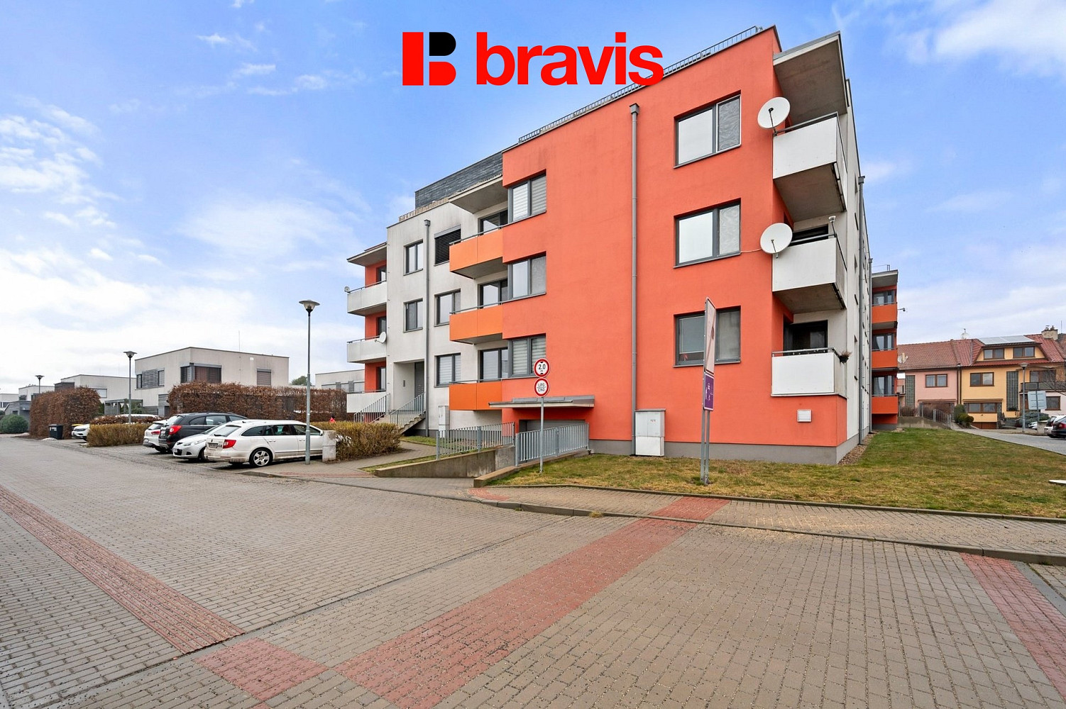 Prodej garážového stání 26 m2 slavkov u brna, zelnice iii — photo 3