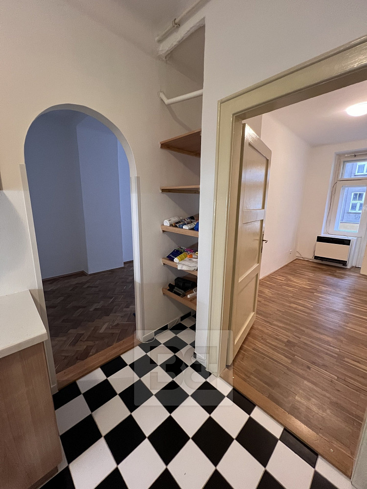Pronájem bytu 2+1 50 m² – fotografie 2