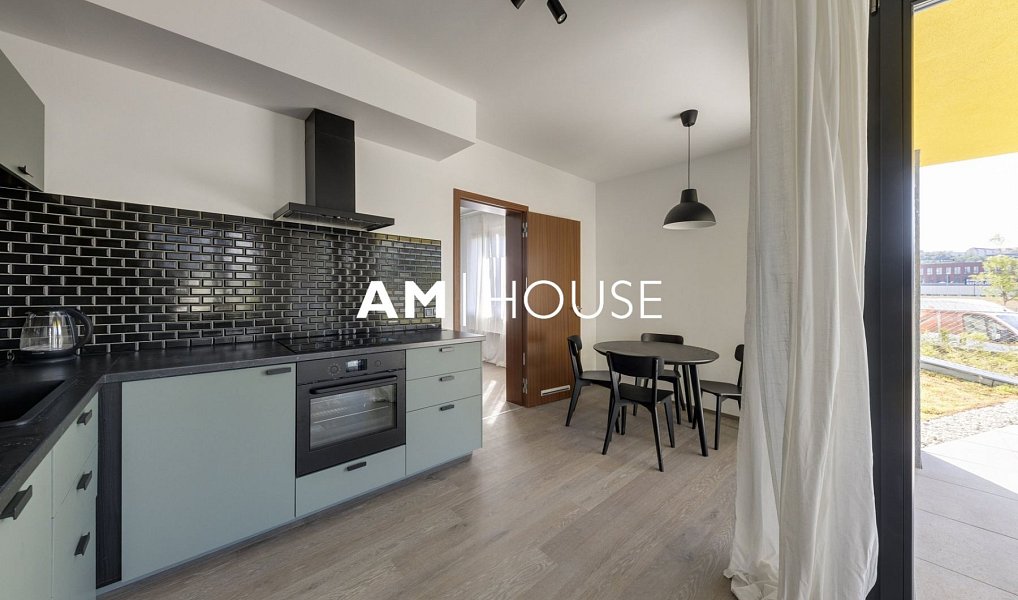 Pronájem bytu 2+kk 66 m², Praha – náhled fotky 3