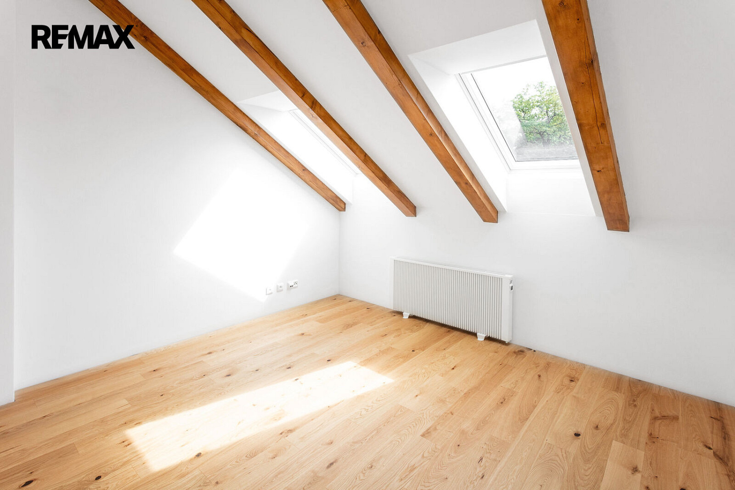 Pronájem bytu 1+kk 45 m² – pohled 3