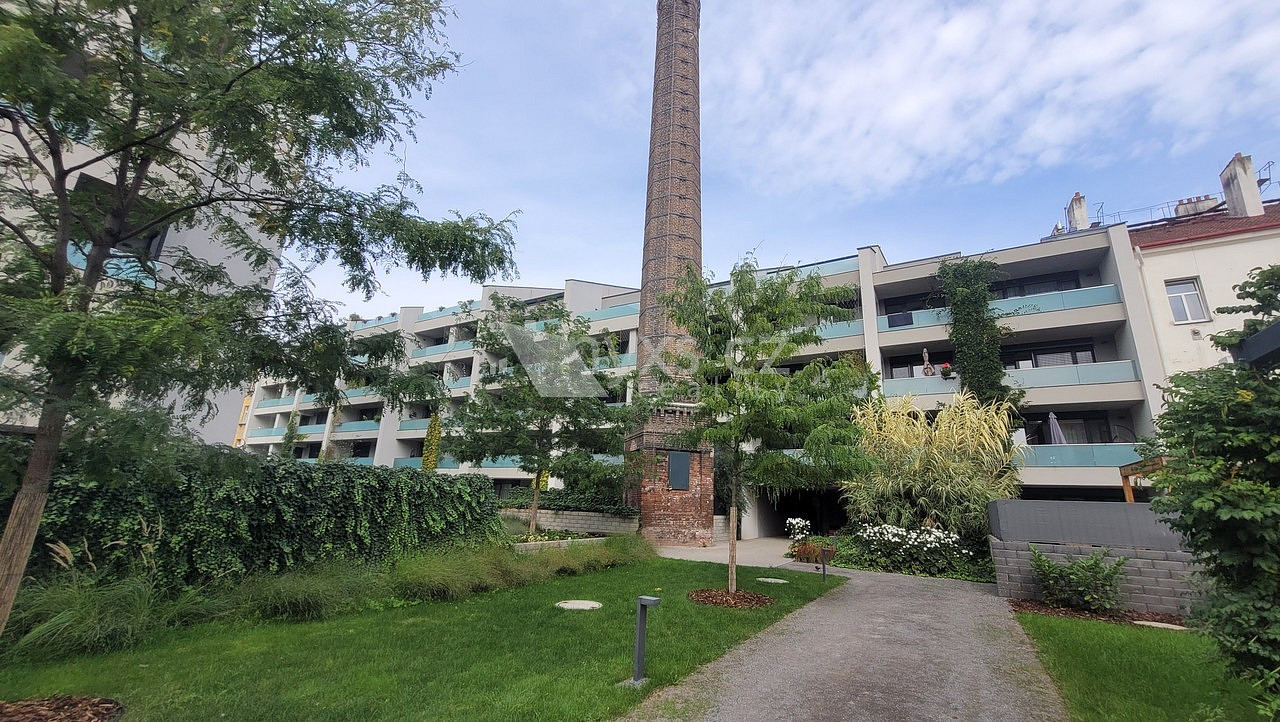 Pronájem bytu 1+kk 33 m² – fotografie 2