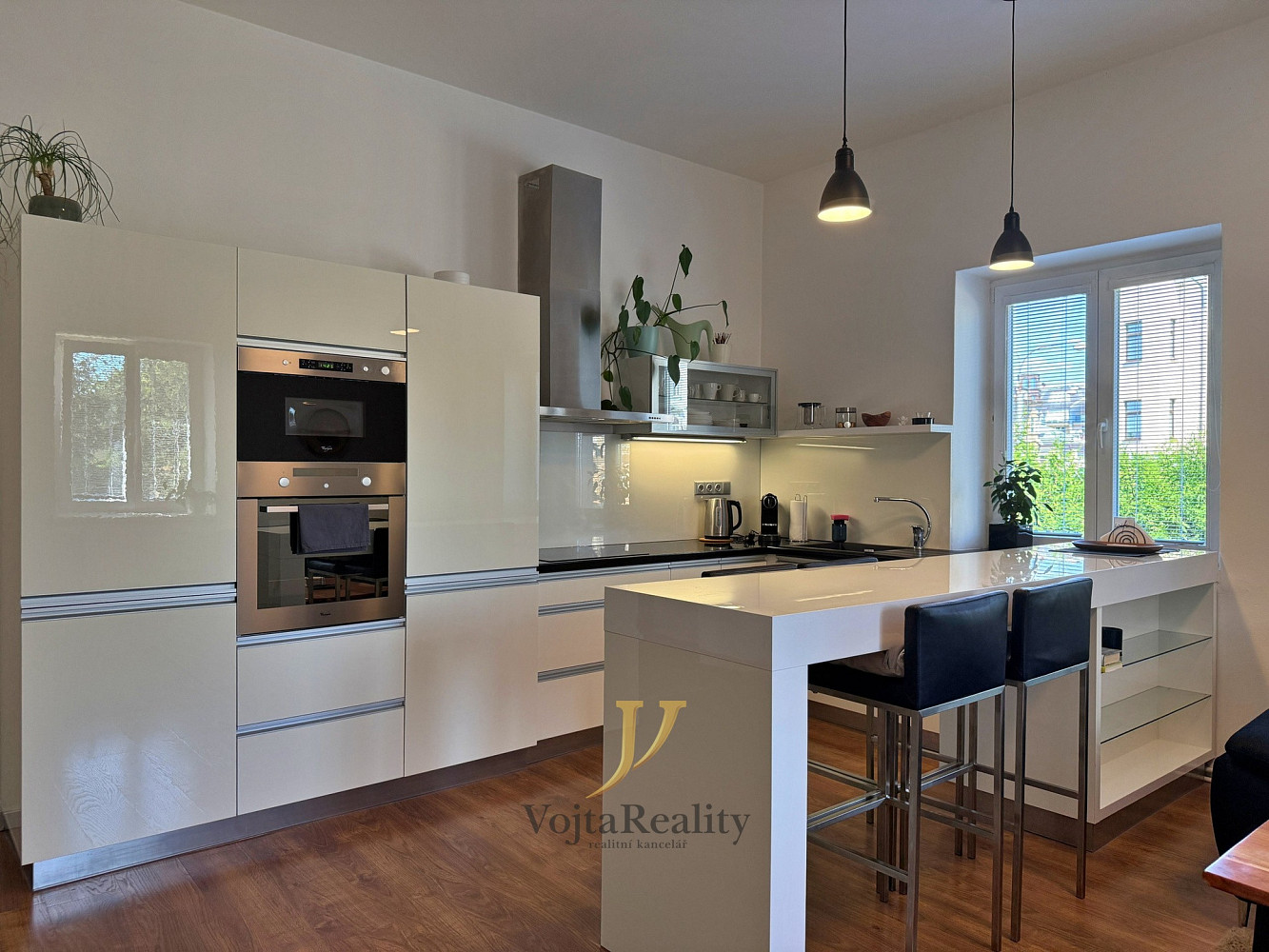 Pronájem bytu 3+kk 77 m² — photo 2
