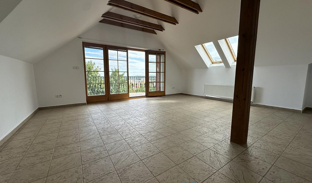 Pronájem bytu 3+1 130 m², Znojmo – náhled fotky 2