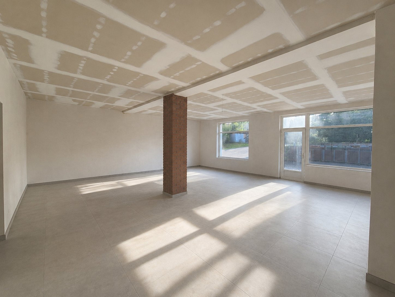 Pronájem obchodních prostor 150 m² – fotografie 3