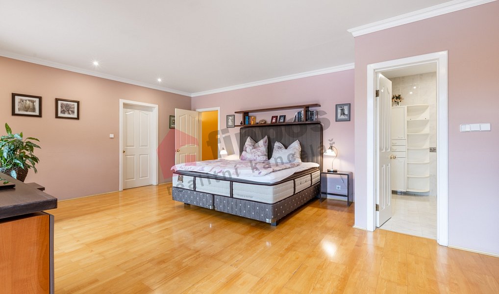 Prodej domu 386 m² s pozemkem 2 480 m², Hvězdonice – náhled fotky 9