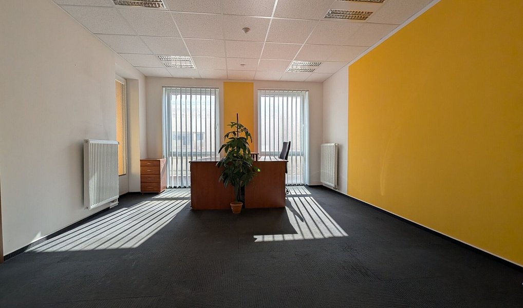 Pronájem kanceláře 68 m², Liberec – náhled fotky 3