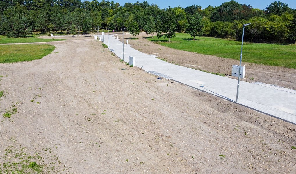 Prodej stavebního pozemku 1 408 m², Kolín – náhled fotky 5