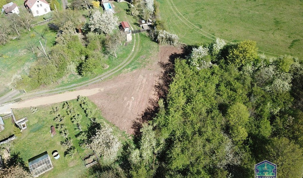 Prodej stavebního pozemku 2 955 m², Valeč – náhled fotky 17