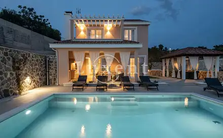 Prodej domu 220 m² s pozemkem 920 m², Rogoznica, Chorvatsko