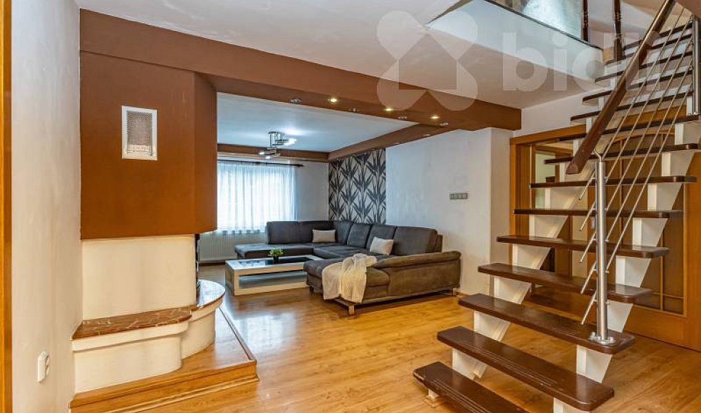 Prodej domu 285 m² s pozemkem 307 m², Jirkov – náhled fotky 5