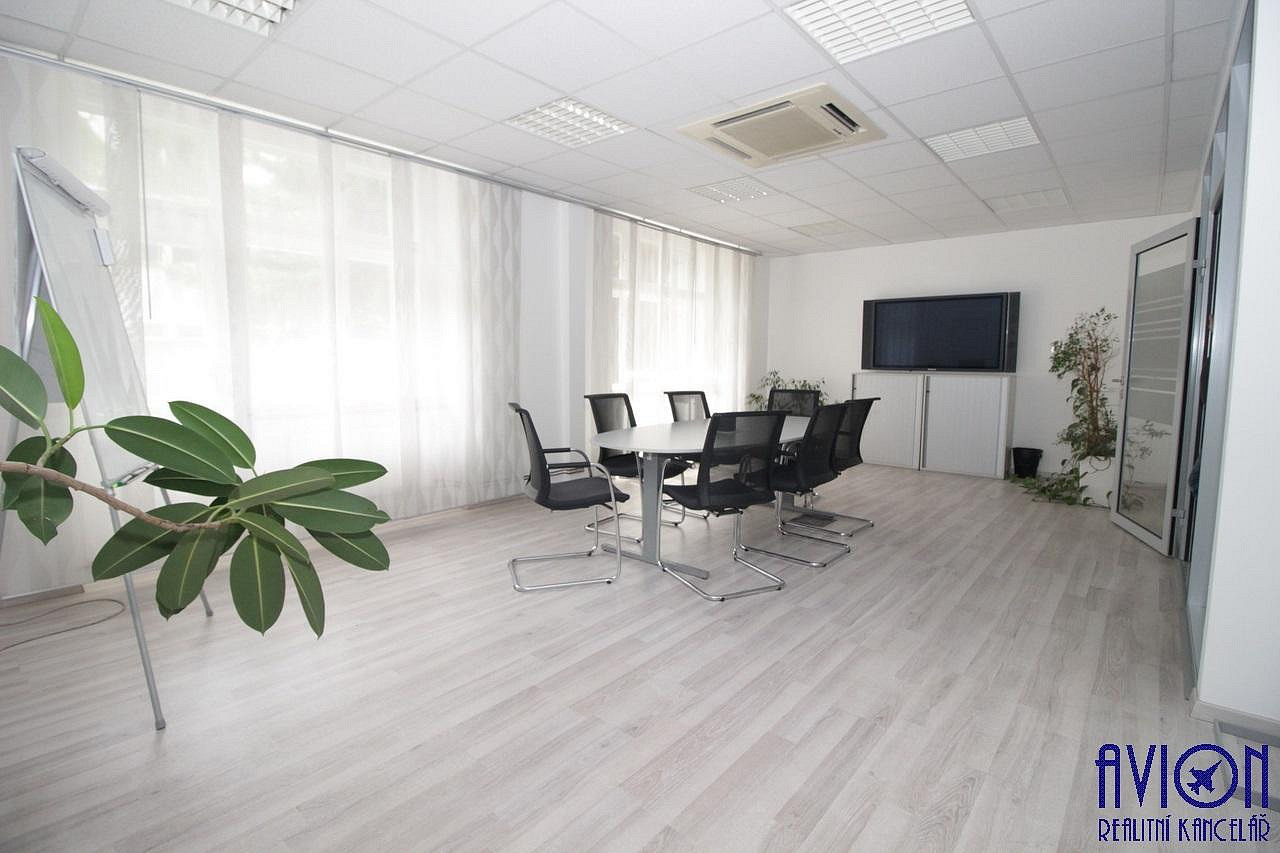 Pronájem kanceláře 38 m² – fotografie 4
