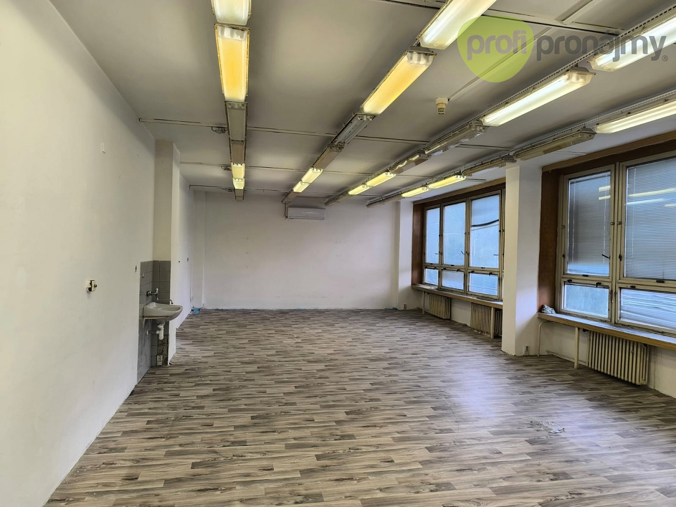 Pronájem výrobních prostor 138 m² – fotografie 3