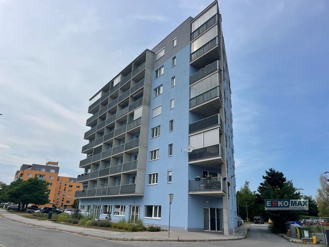 Pronájem bytu 1+kk 32 m²