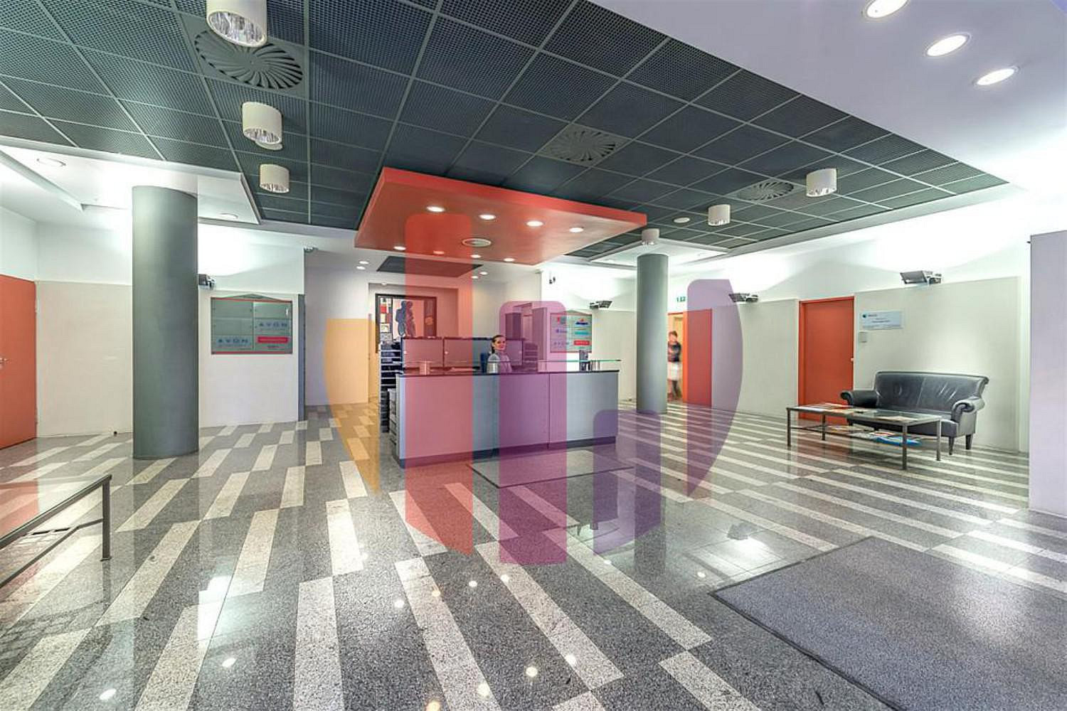Pronájem kanceláře 400 m² — photo 2