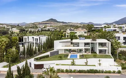 Prodej domu 744 m² s pozemkem 1 543 m², Benahavís, Španělsko