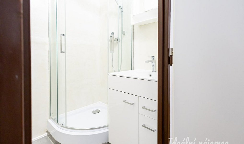 Pronájem bytu 2+kk 36 m², Kolín – náhled fotky 3