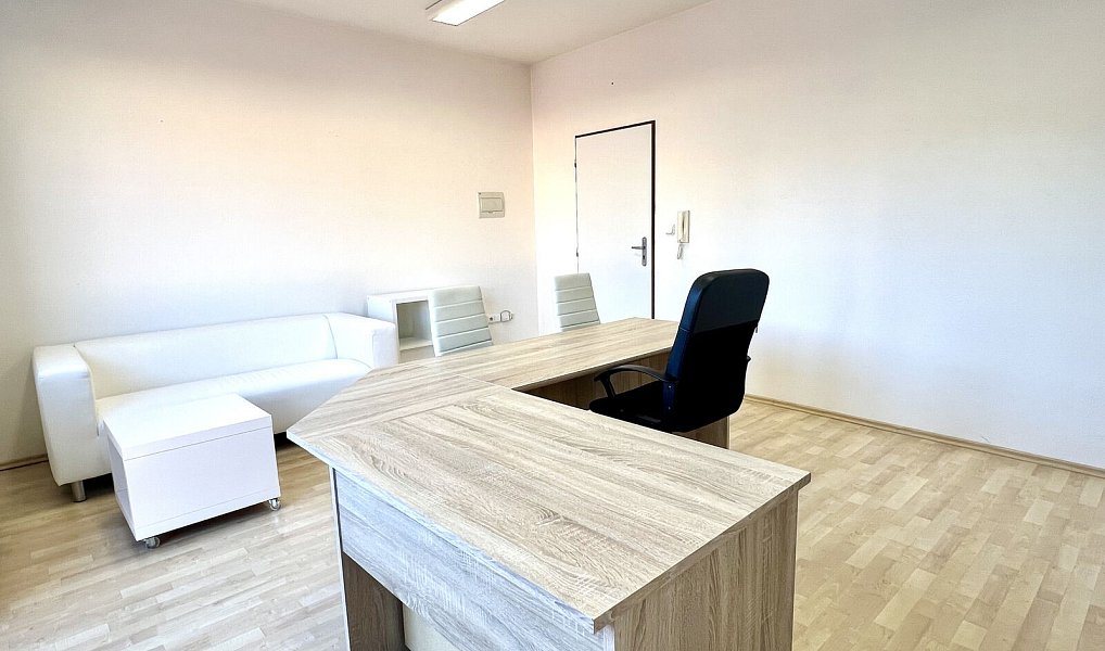 Pronájem kanceláře 22 m², Kyjov – náhled fotky 5