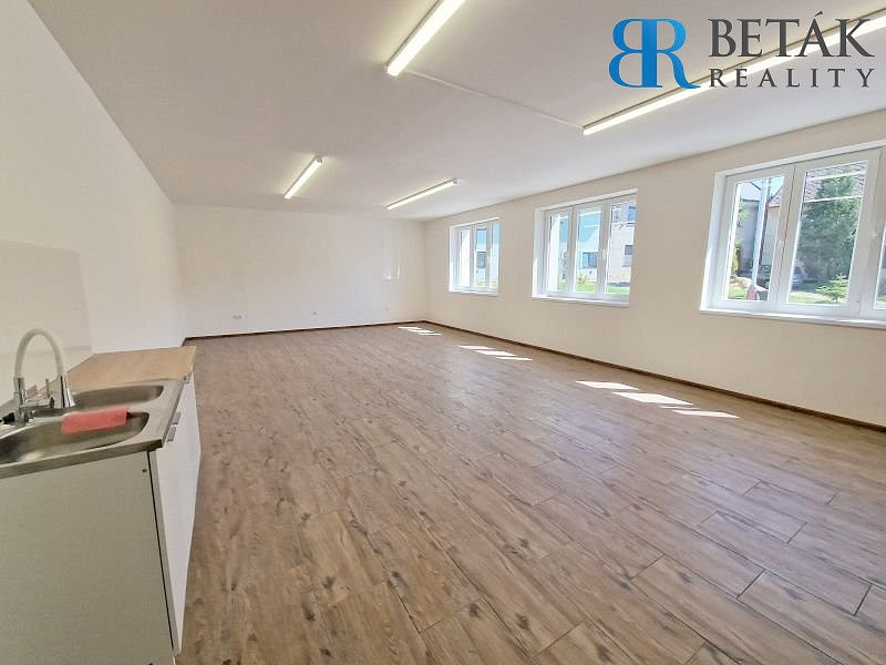 Pronájem obchodních prostor 142 m² – fotografie 4