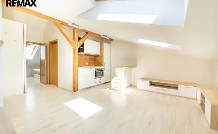 Pronájem bytu 2+kk 40 m², Davídkova, Praha 8 - Libeň