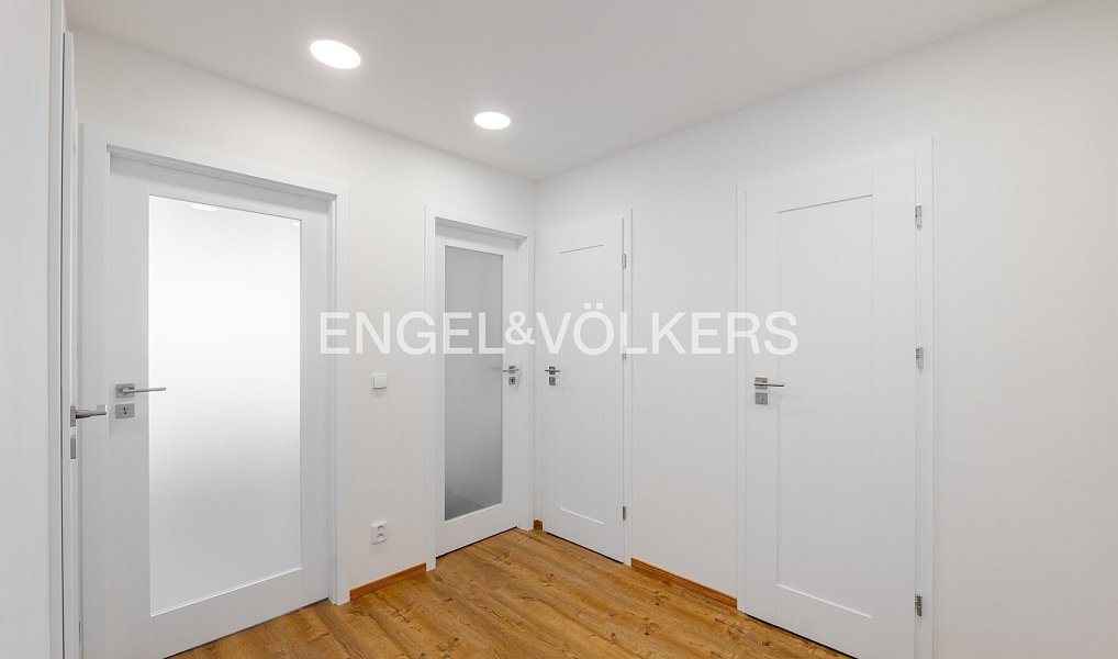 Pronájem bytu 3+kk 75 m², Praha – náhled fotky 8